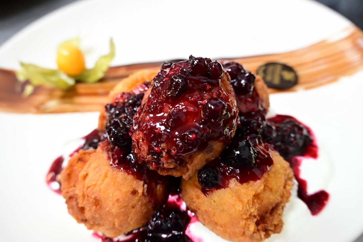 Papanasi cu Smantana, Dulceata Homemade de Fructe Padure 