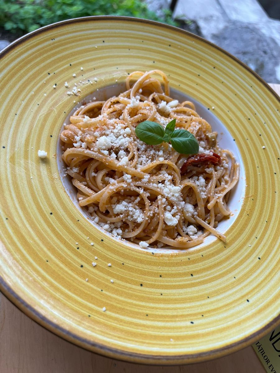 Spaghete Puttanesca