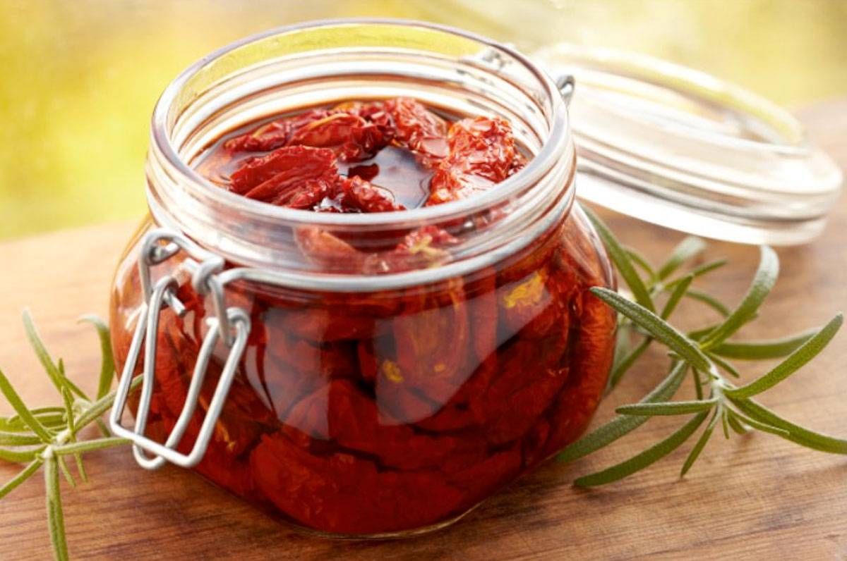 Roșii Uscate Marinate in Ulei