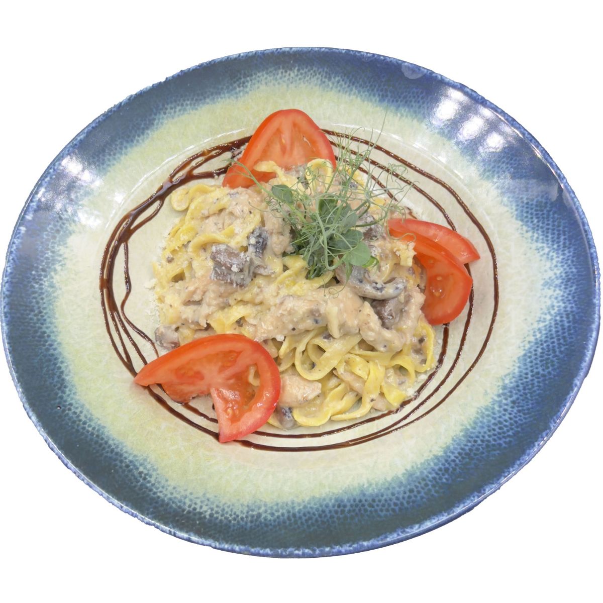 Tagliatelle con Pollo e Funghi Porcini