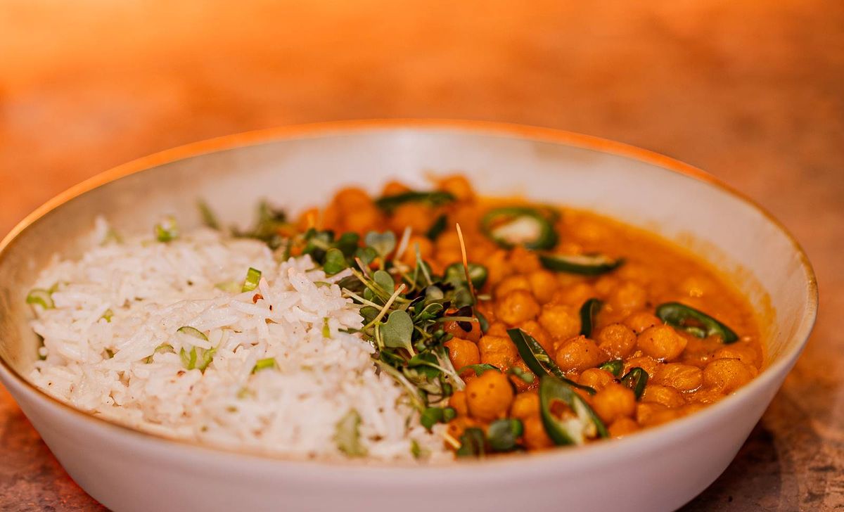 Năut cu Curry și Orez 