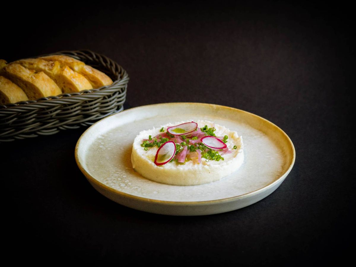 SALATĂ de CONOPIDĂ cu CIABATTA