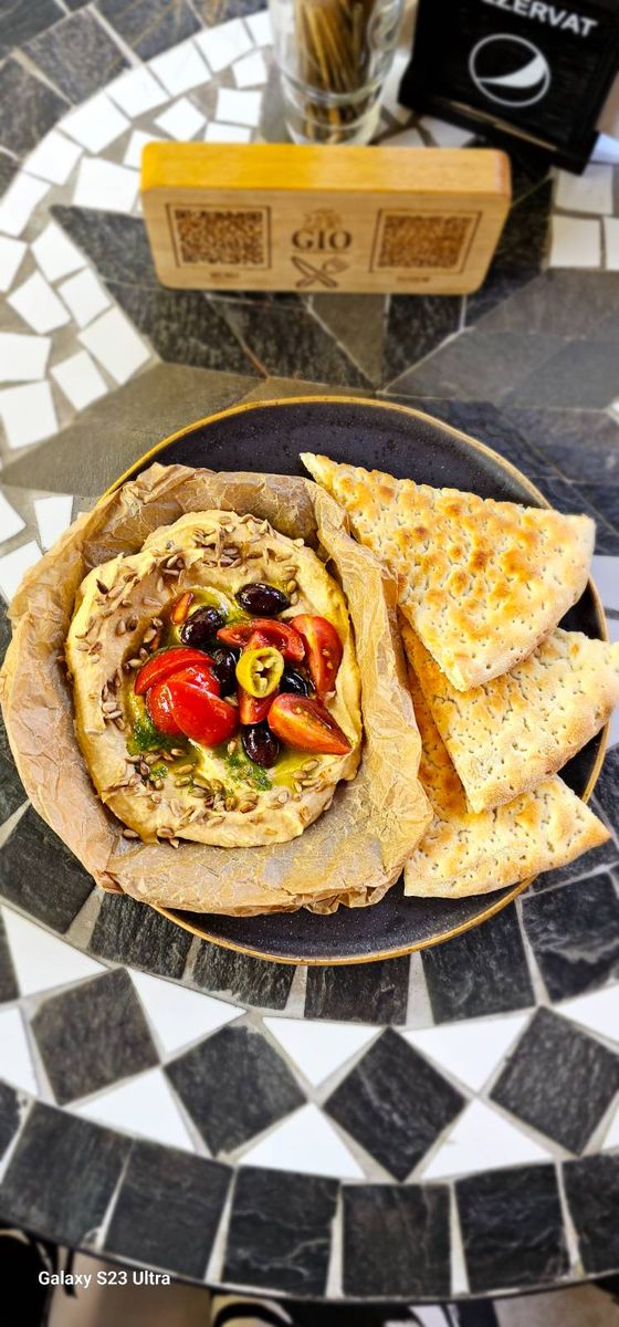 Hummus Servit cu Foccacia
