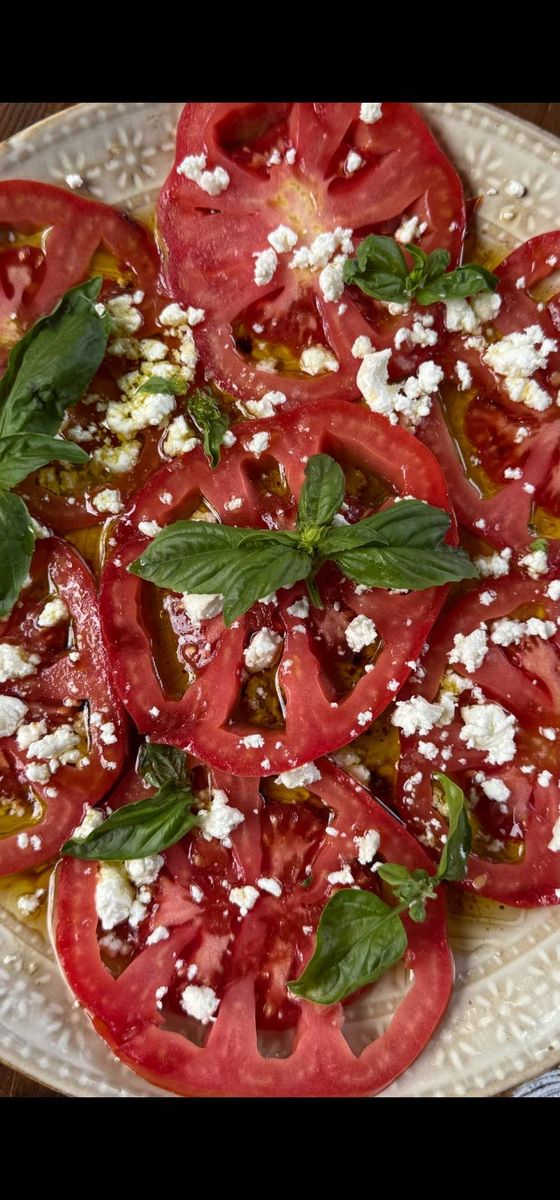 Salata de Roșii cu Branza de Capra, Bettine