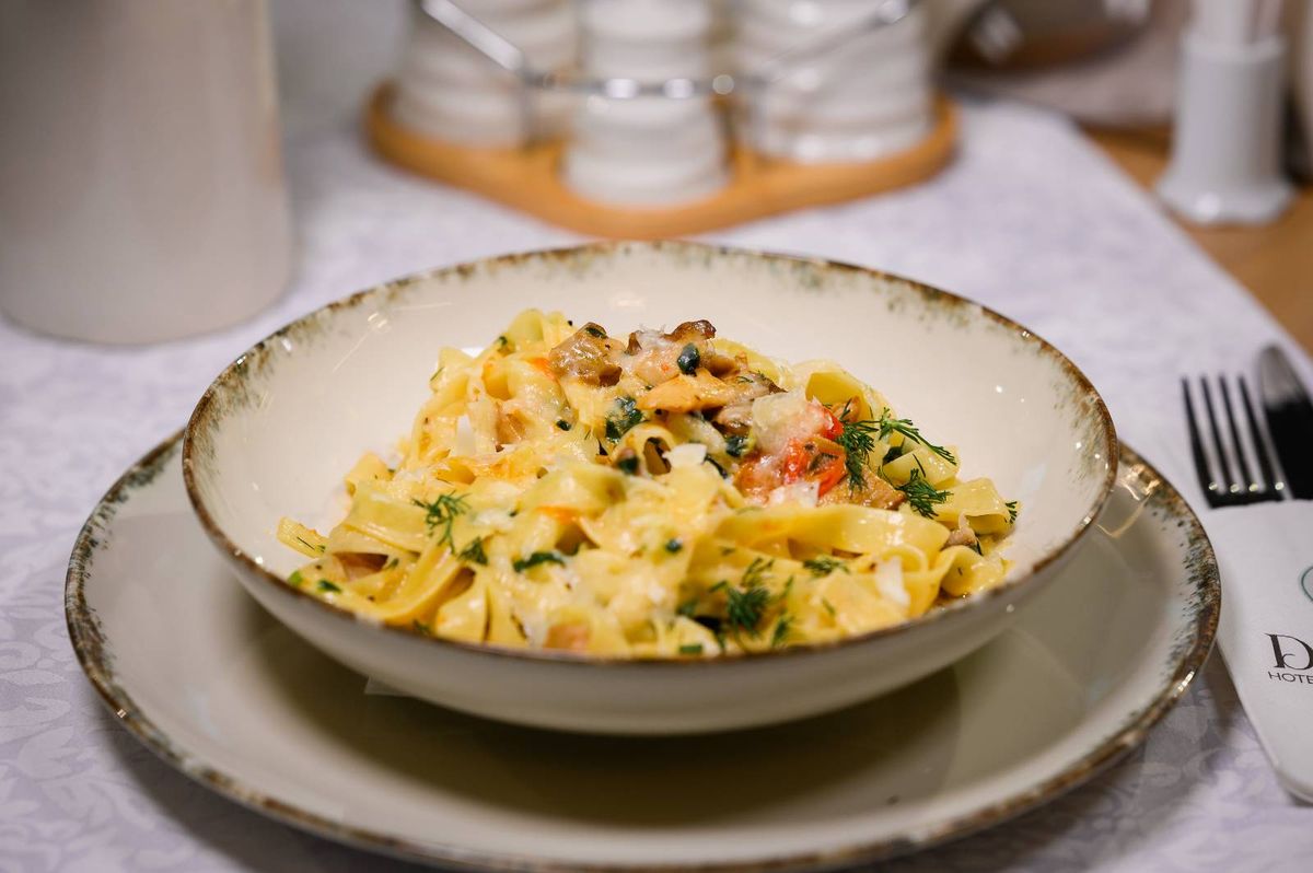 Tagliatelle cu hribi