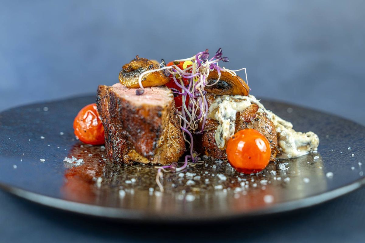 Muschi de Porc Slowcook cu Sos de Ciuperci 