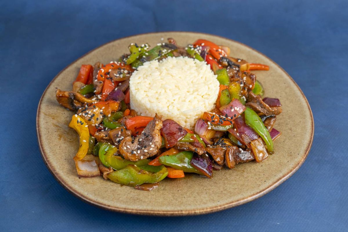 Wok Picant cu Muschi de Vita Argentina