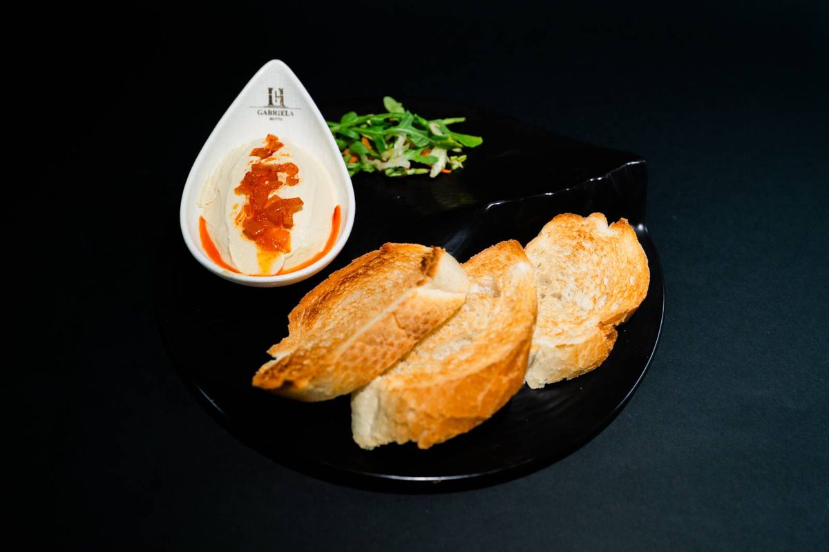 Humus cu Ceapă Călită / 50 Gr /30 gr