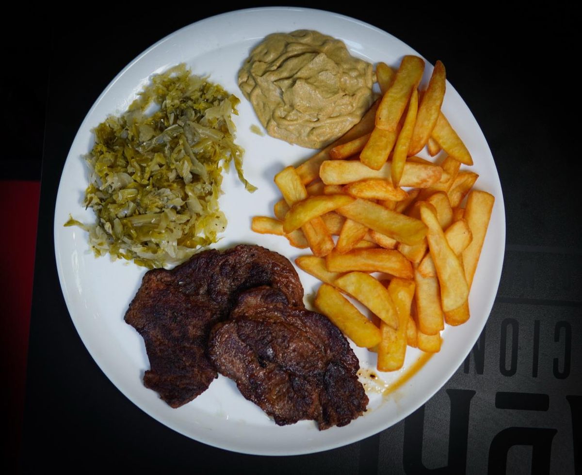 Ceafă Porc & Cartofi MC steak house& salta