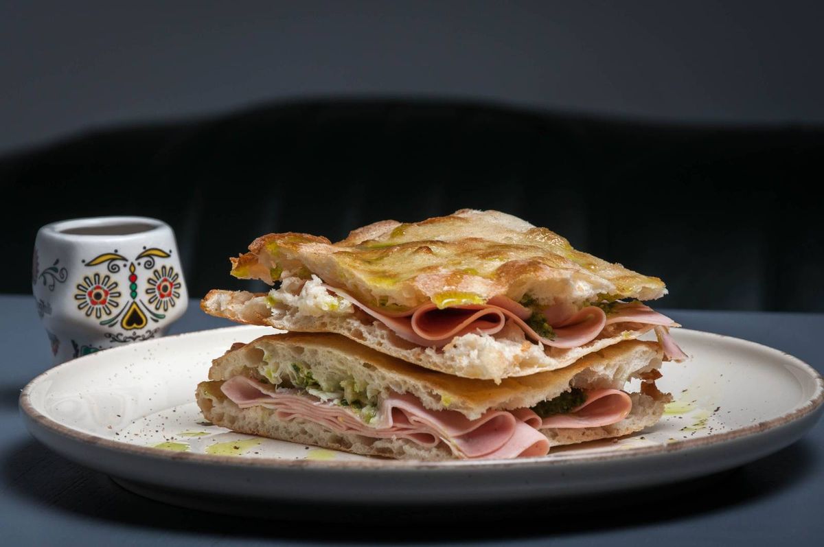 Sandwich Focacia cu Mortadela