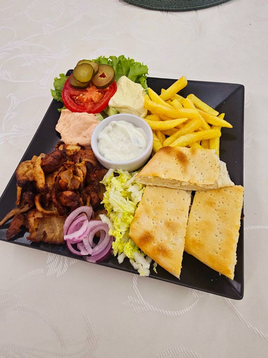 Gyros de Pui sau porc la Farfurie 