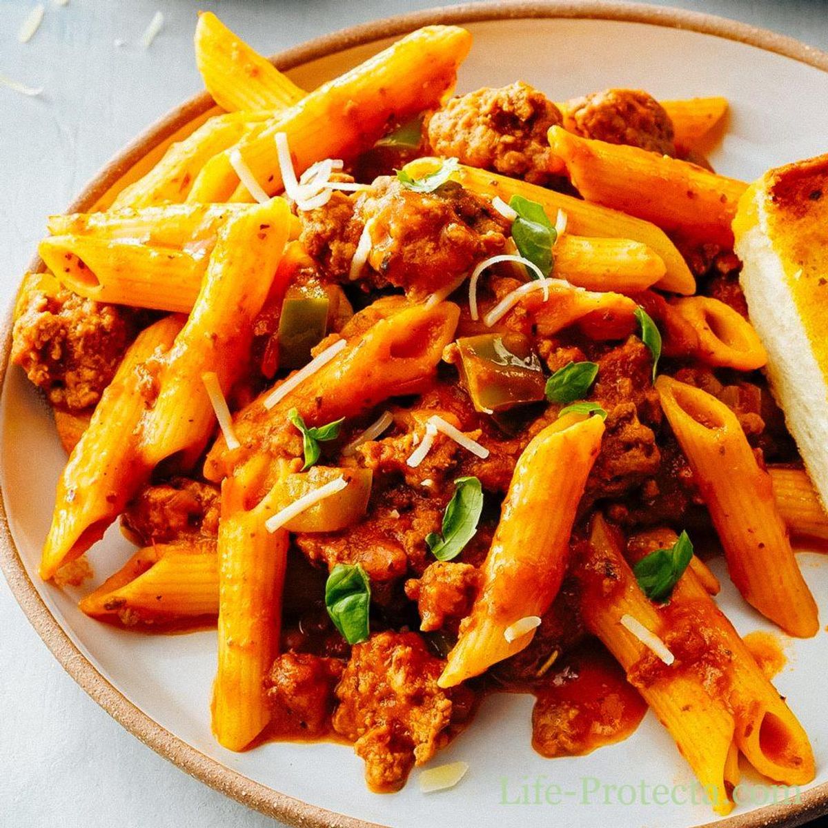 Paste cu Sos Ragu