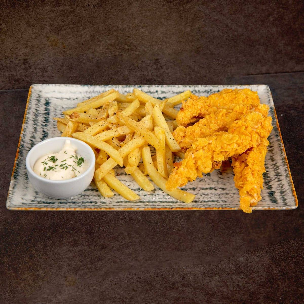 Meniu Crispy de Pui cu Cartofi Prajiti si Sos