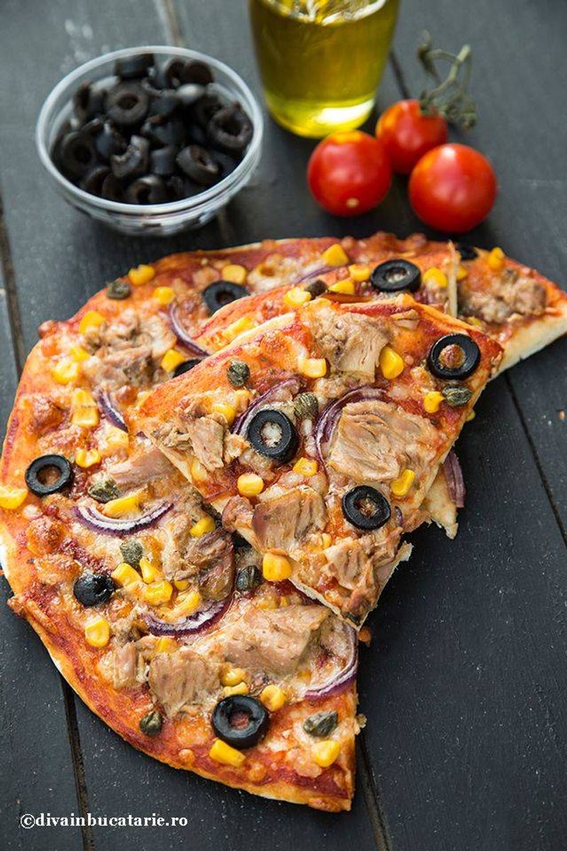 Pizza cu Ton