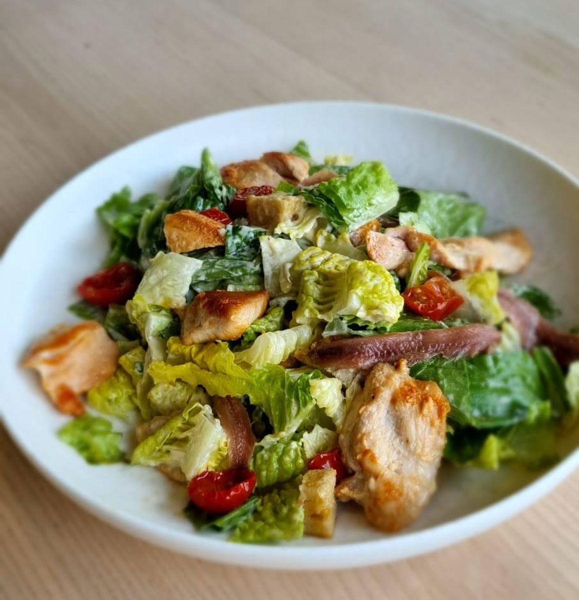 Salată Caesar cu pui 