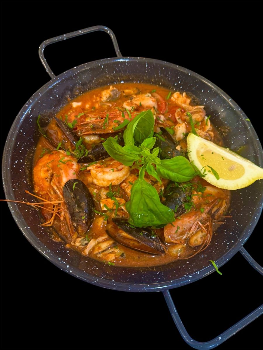 Tocanita Din Peste si Fructe de Mare "Cacciucco"