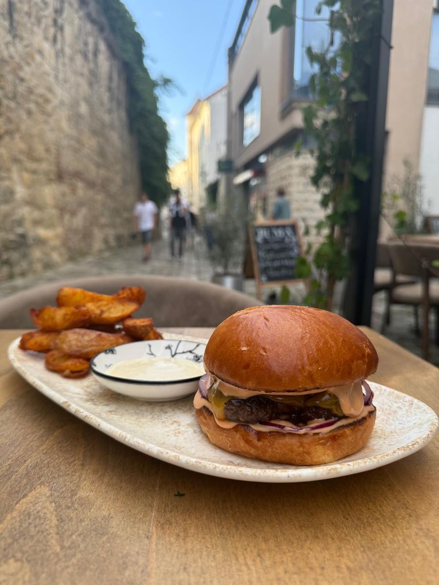Burger Clasic de vită 