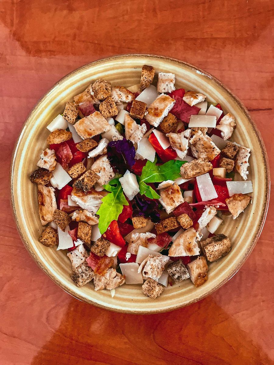Salată Caesar