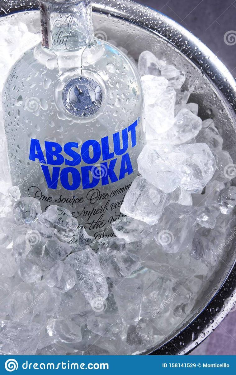 Absolut Vodka 0.7l & 2 Santal