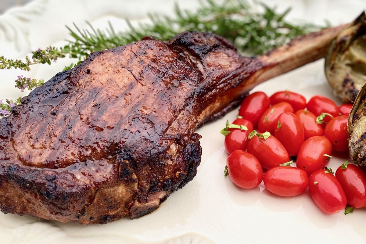 Tomahawk de Porc cu Dulceata de Ardei