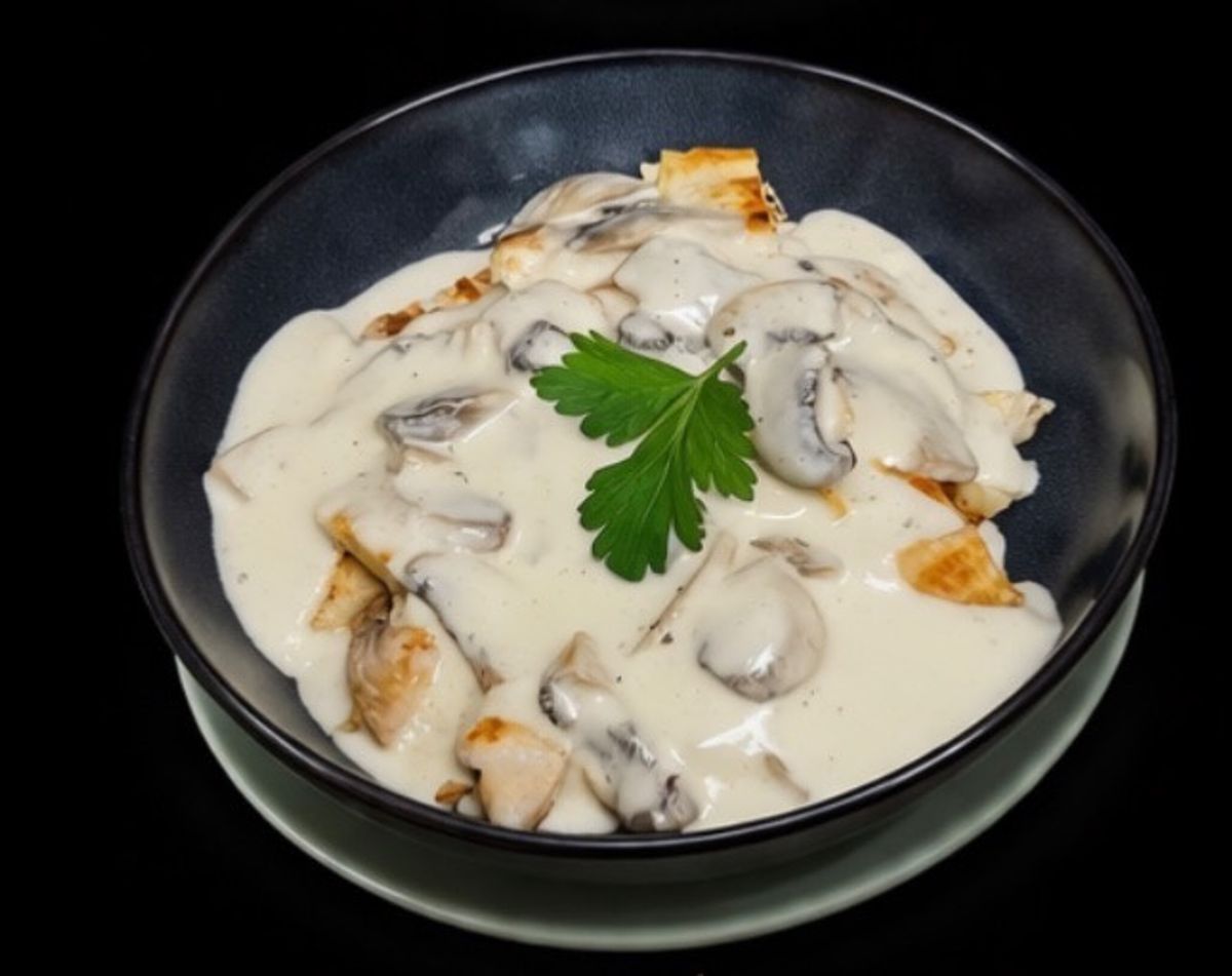 Piept de Pui cu Smântână și Ciuperci 