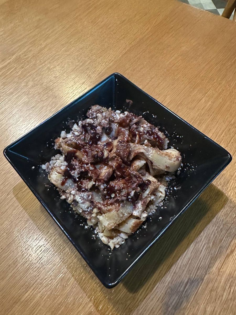 Clătite cu ciocolată și nuci