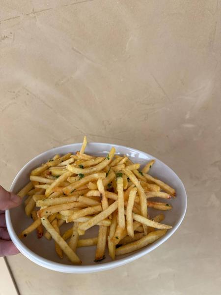 French Fries cu Parmezan, usturoi si Patrunjel.