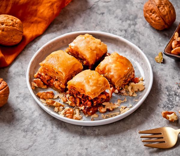 Baklava cu Nuca 4 Buc