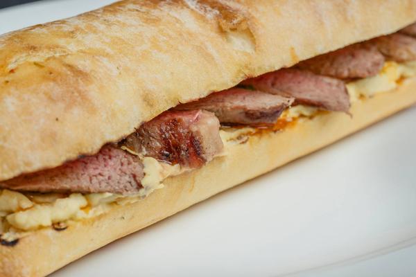 Sandwich cu Humus si Vita