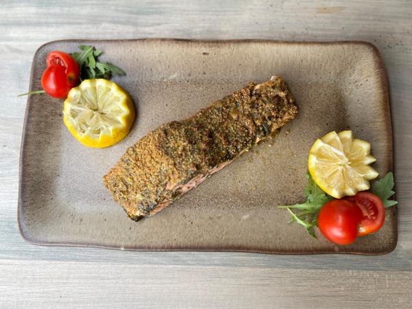 File de Somon in Fistic si Parmezan/salmon in Pistachio and Parmesan/lazac Pisztaciaban Es Parmezanban