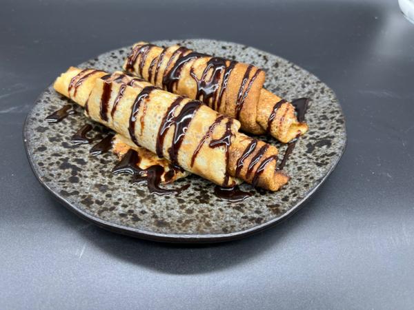 Clatite cu Gem/french Pancakes with Jam/lekváros Palacsinta