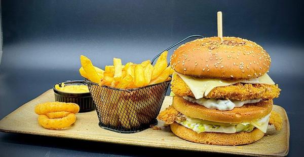 Dublu Crispy Burgher/double Crispy Chicken Burger/dupla Csirke Burger