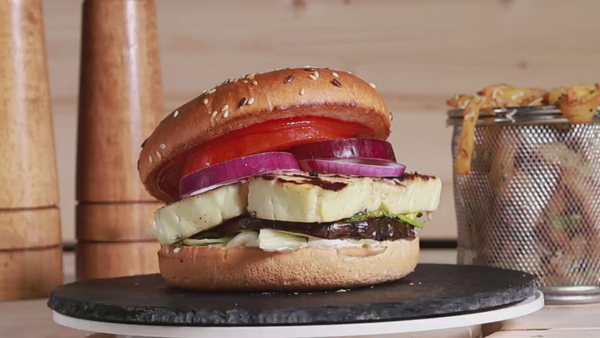 Vegetarian Burger + Cartofi Proaspeți