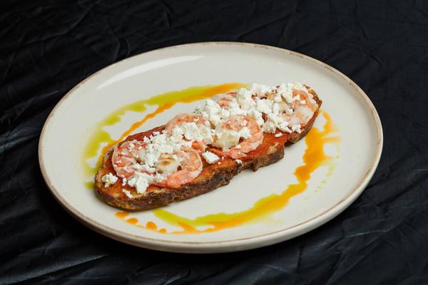 Buschetta cu Creveti Saganaki