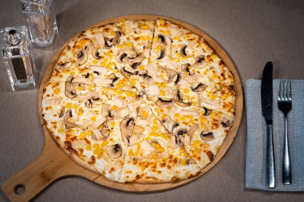 Pizza Bianco Chicken