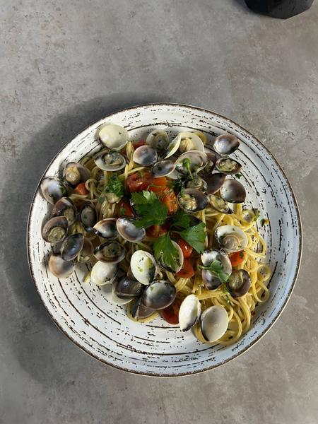 Spaghetti Alle Vongole & Prosecco