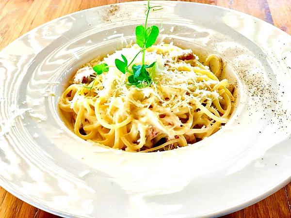 Spaghete Carbonara cu smântână 