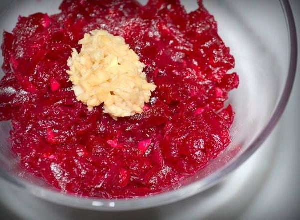 Salata de Sfecla Rosie cu Hrean