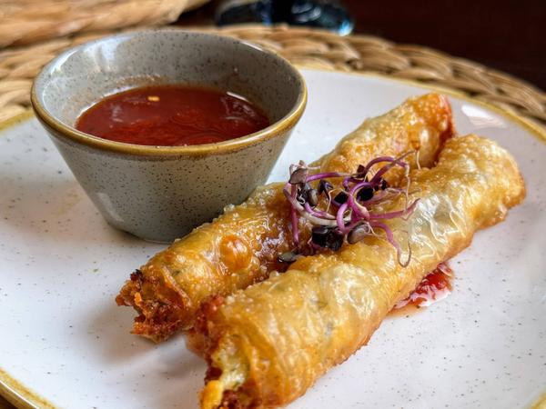 Placintă cu Branza si Dulceata de Rosii cu Busuioc