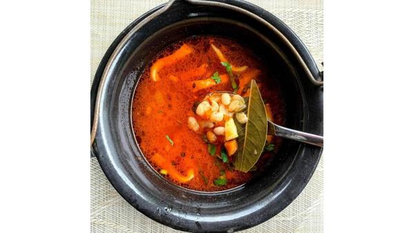 Ciorba de Fasole cu Afumatura