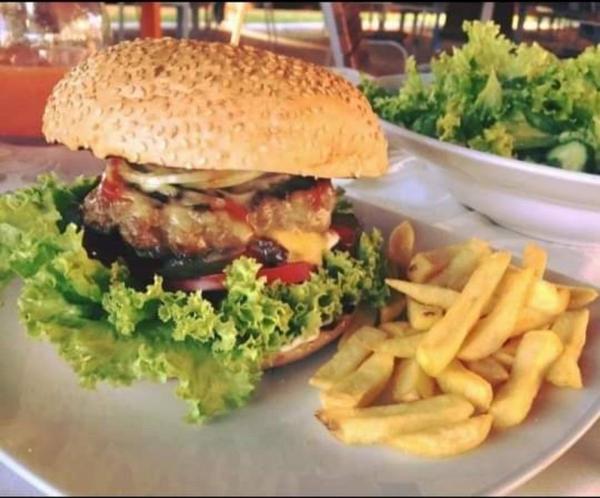 Burger-Ul Casei