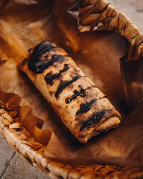 Pâine lavash cu suluguni