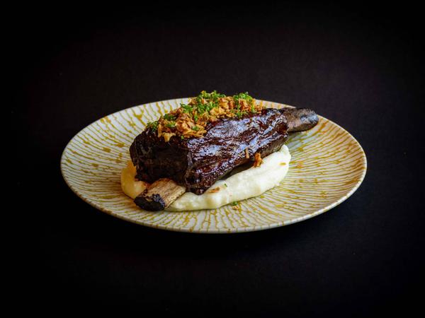 COSTIȚE de VITĂ cu CARTOFI PIURE 