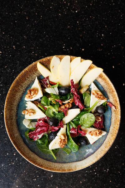 Salata cu Brie si Fructe Goji