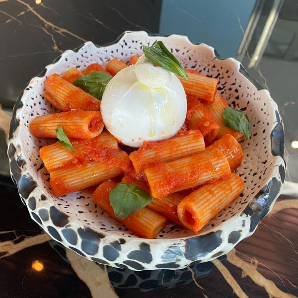 Rigatoni cu Sos de Rosii si Buratta| 350gr / 1030kcal | 