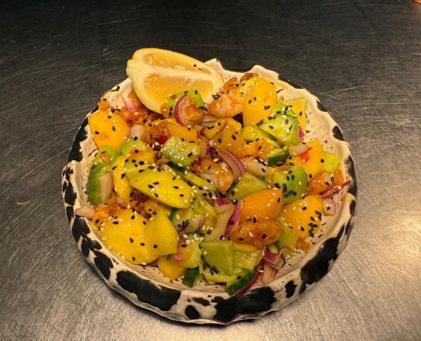 Salata cu Creveti, Mango si Avocado