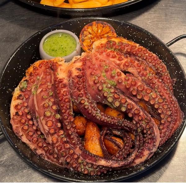 CARACATITA PE PAT DE CARTOFI (2 PERS) |800GR/1226KCAL|