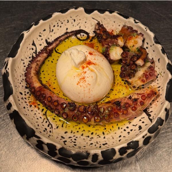 TENTACULE DE CARACATITA CU BURATTA |250GR/858KCAL|