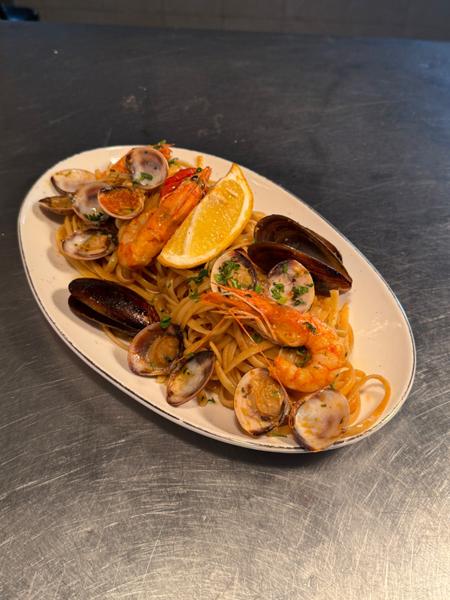 LINGUINE A.O.P CU FRUCTE DE MARE | 450GR /1075KCAL |