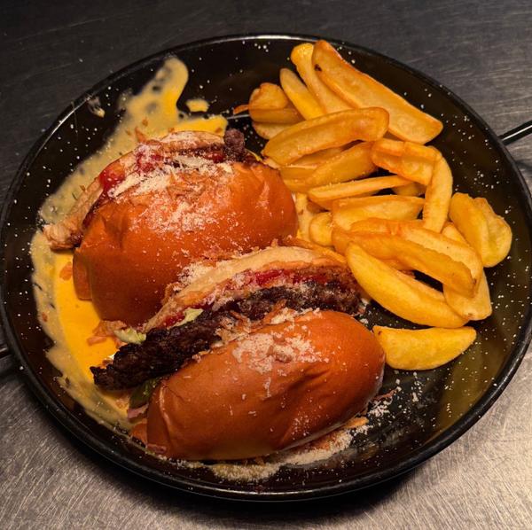 HEAVEN CHEESE BURGER |520GR / 1983KCAL |